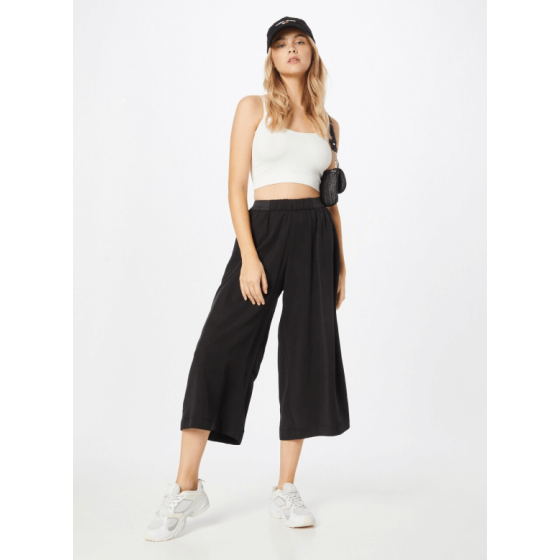 Women's clothing
